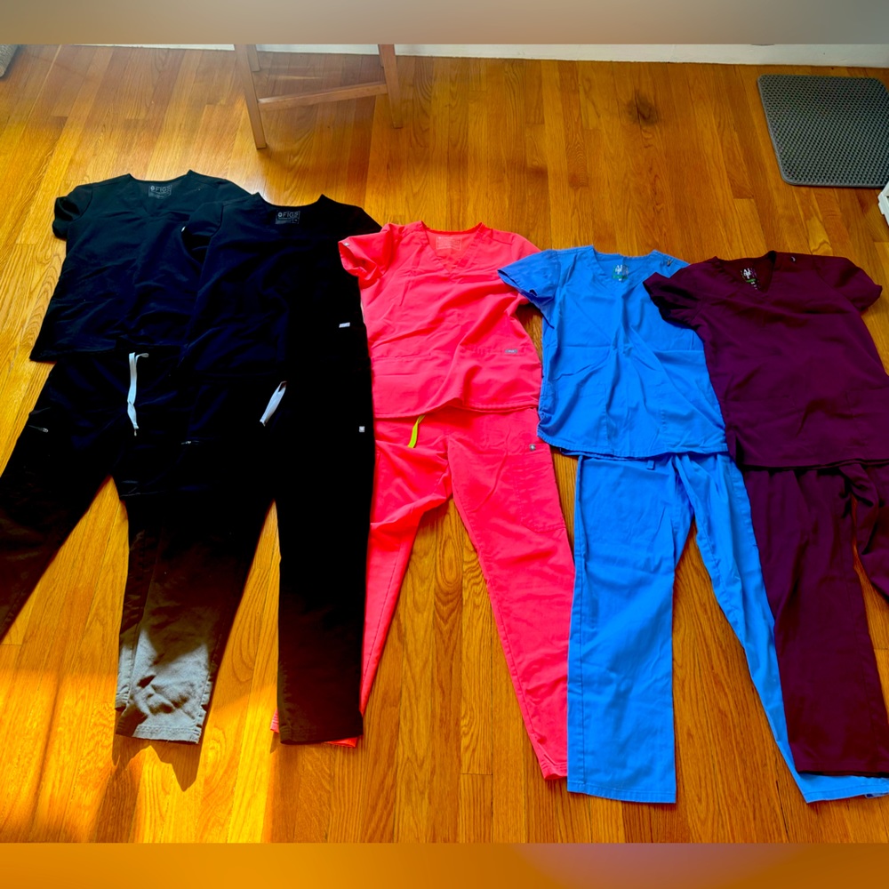 5 sets of scrubs bundle (figs, value stretch sets)